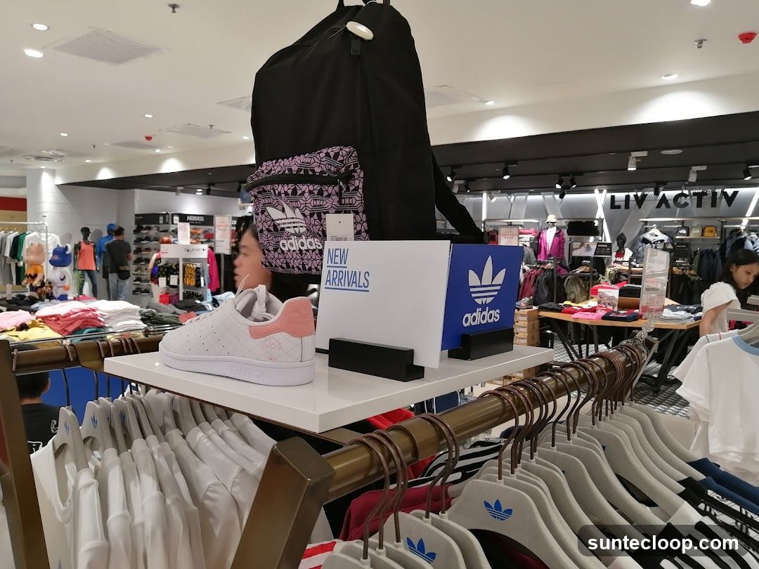 Adidas Store Display
