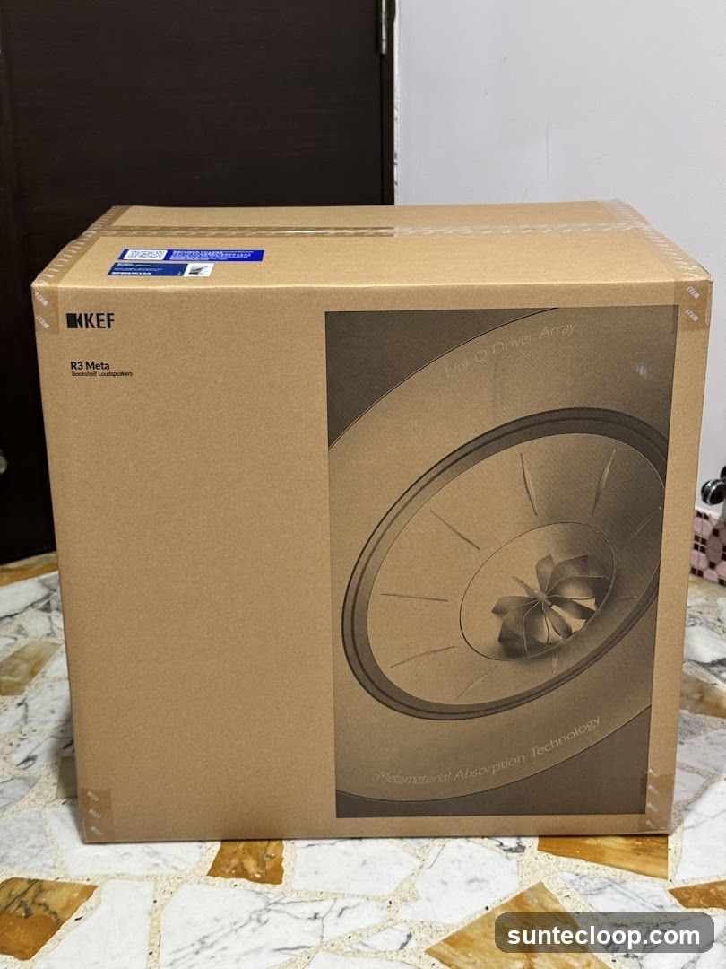 KEF R3 Meta Bookshelf Loudspeakers Box