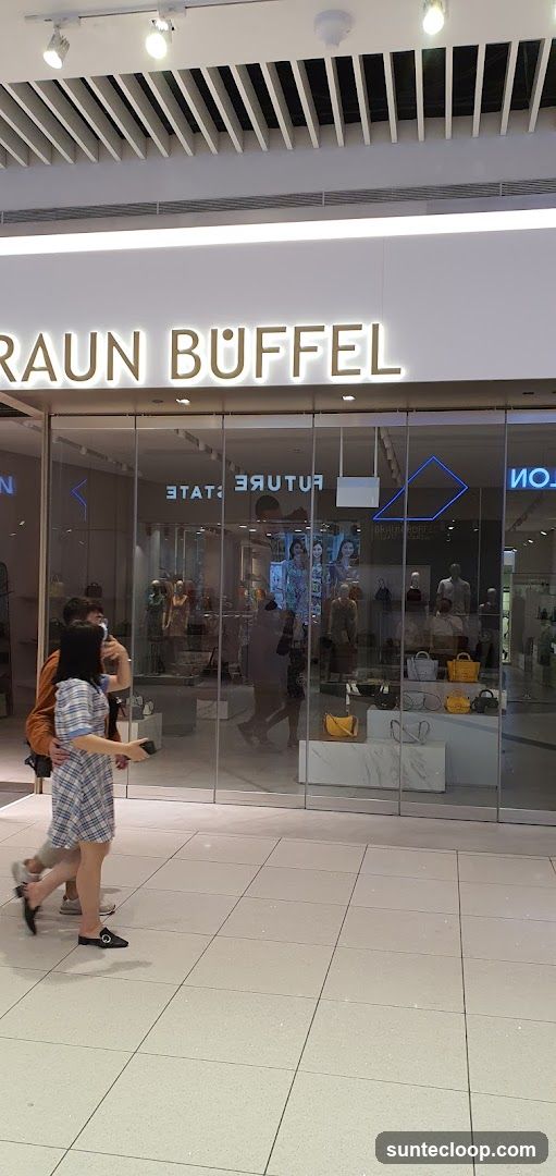Braun Büffel Suntec City
