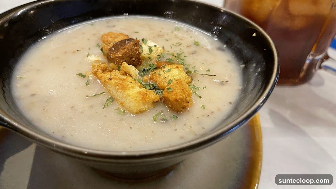 Creamy Mushroom Soup with Croutons