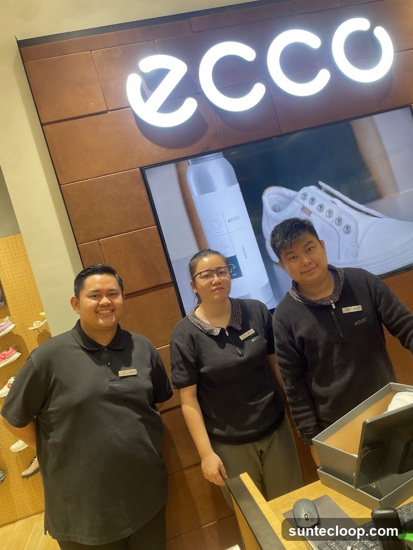 Ecco Store Staff