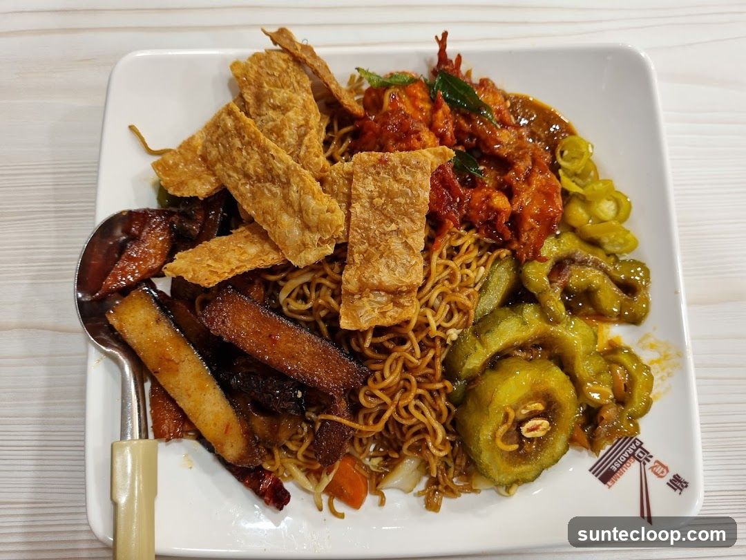 Noodles with Various Toppings