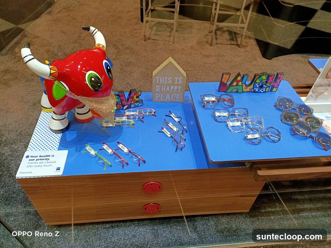 Eyewear Display