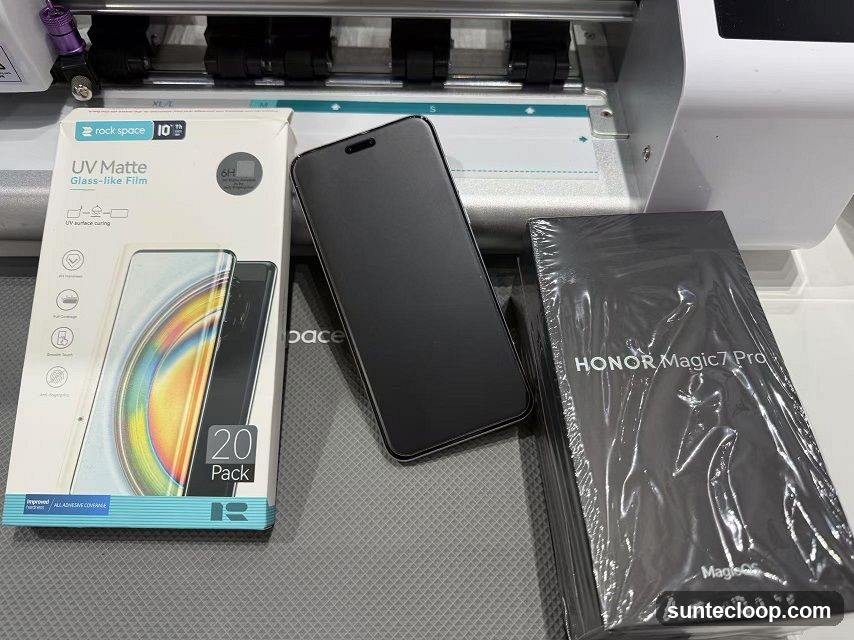 Phone screen protector and phone