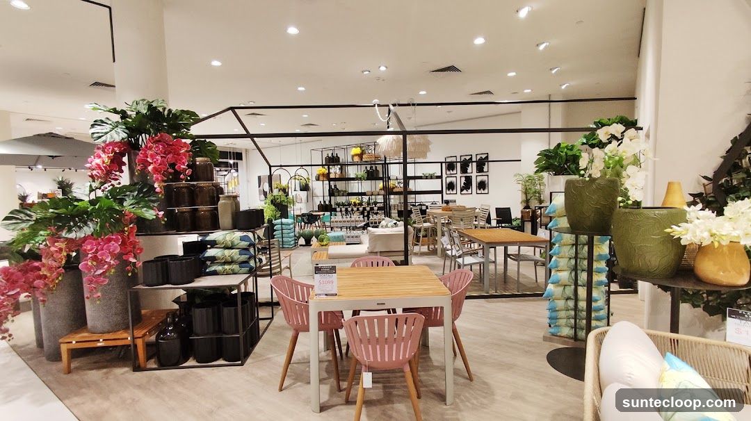 Home Decor and Furniture Store