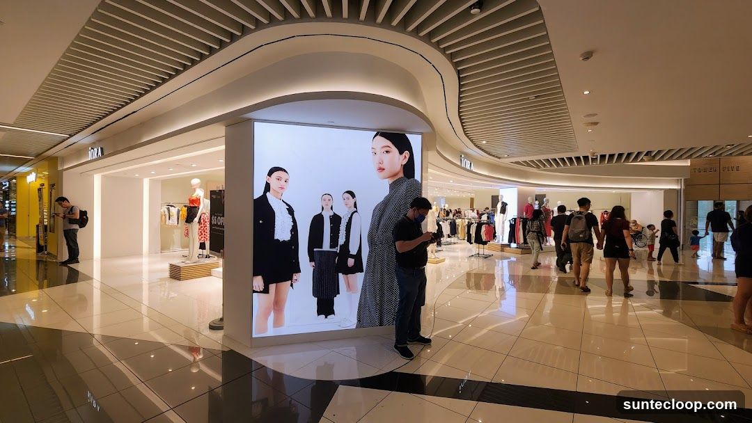 Fashion Store Display