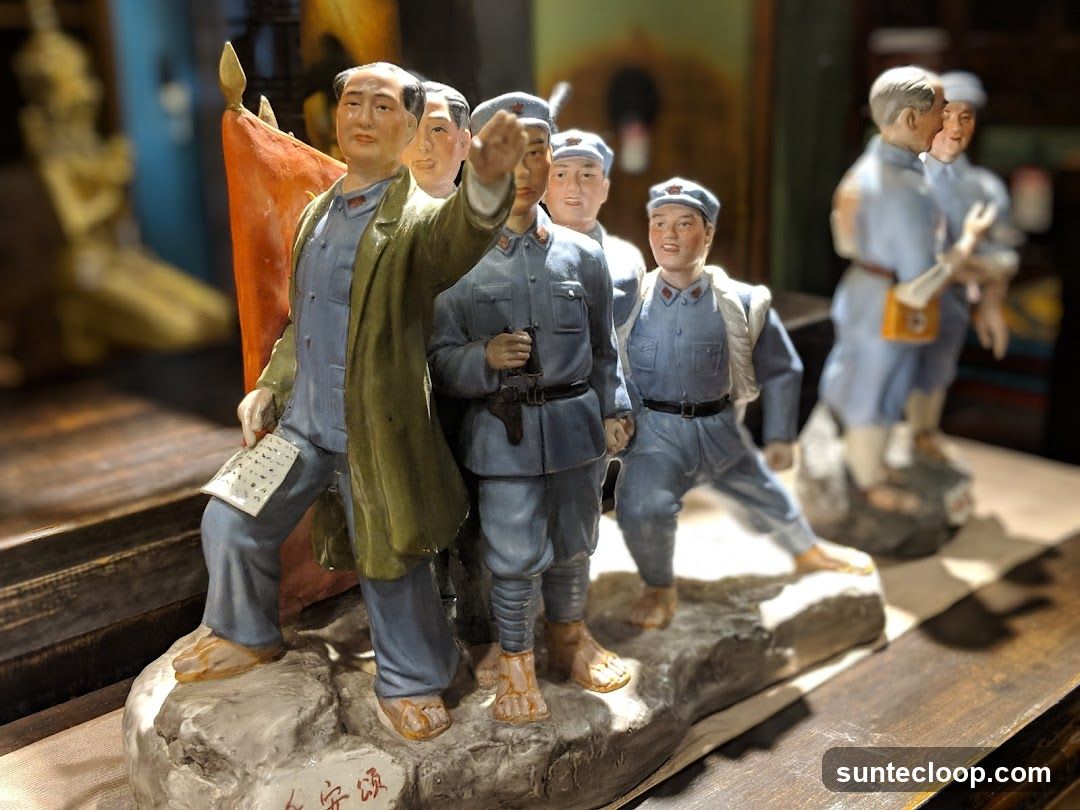 Figurines of historical figures