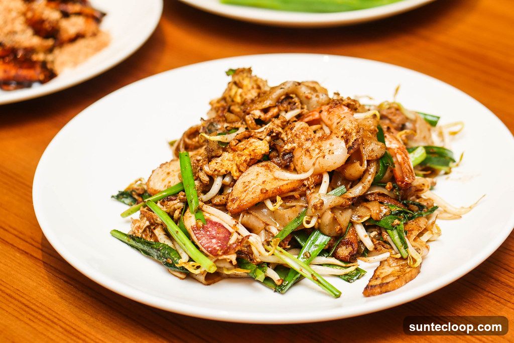 Stir-fried Noodles with Shrimp and Vegetables