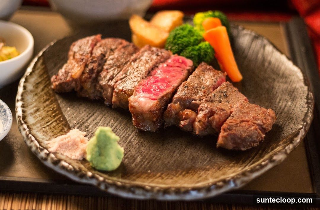 Sliced Steak Dinner
