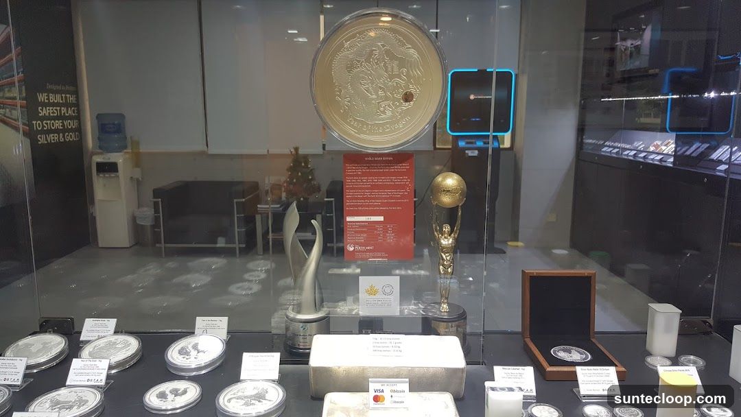 Display of precious metals and awards
