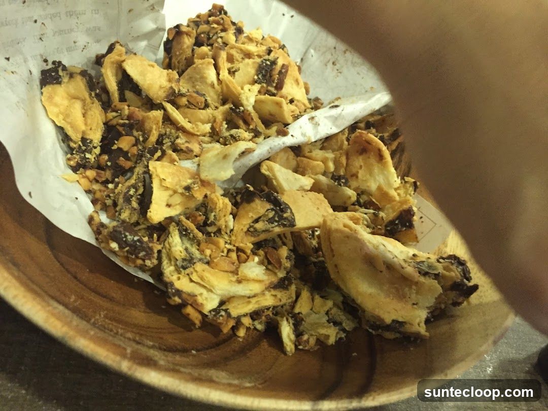 Crumbled Pastry with Chocolate and Nuts