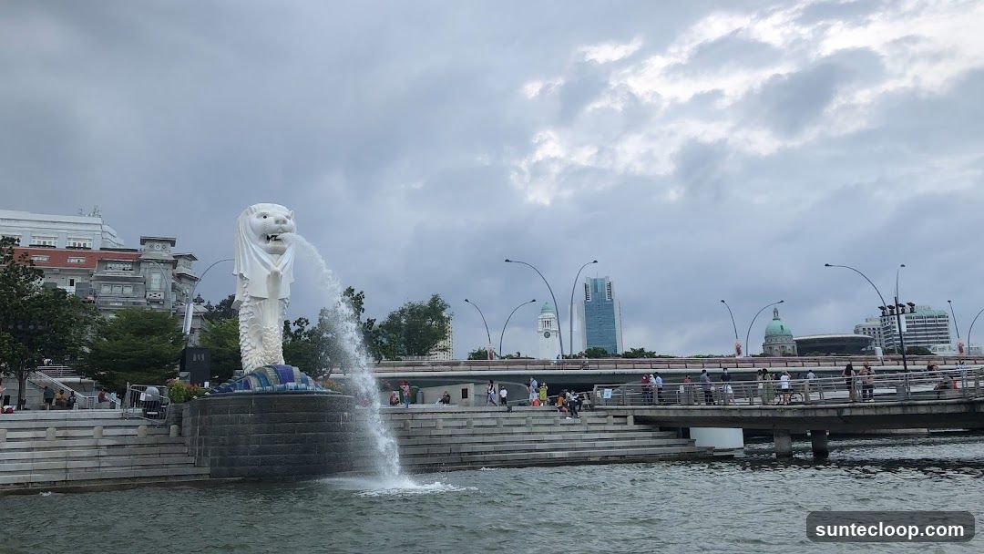 Merlion Fountain and City Skyline